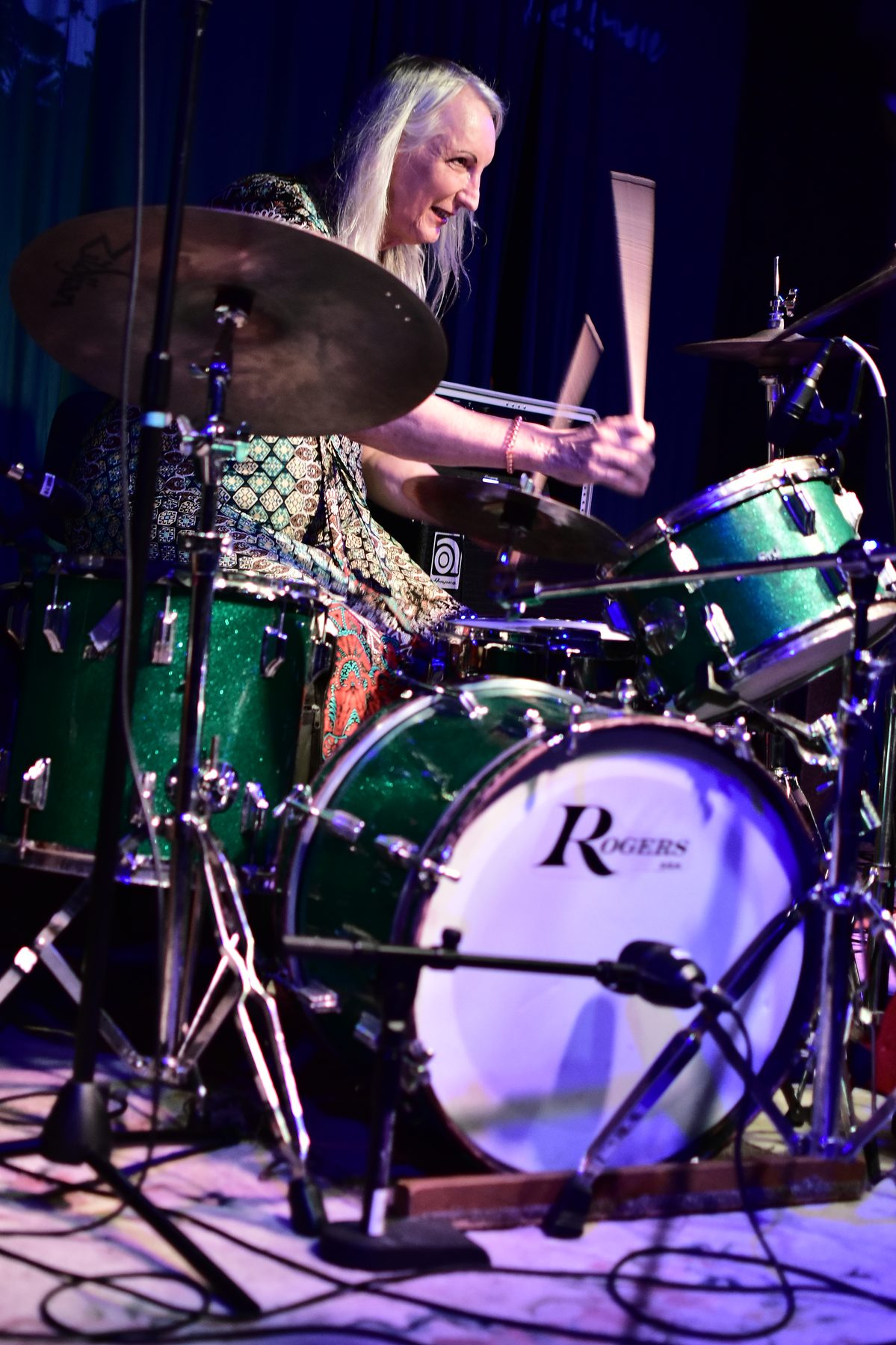 Rikki Bates on drums, close-up